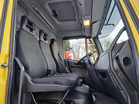Vehicle image 4 / 13