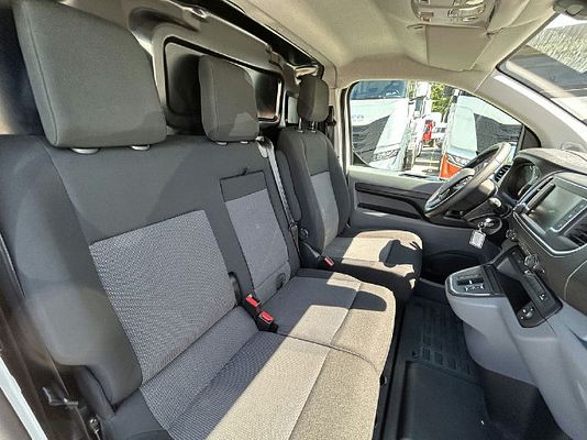 Vehicle image 3 / 15