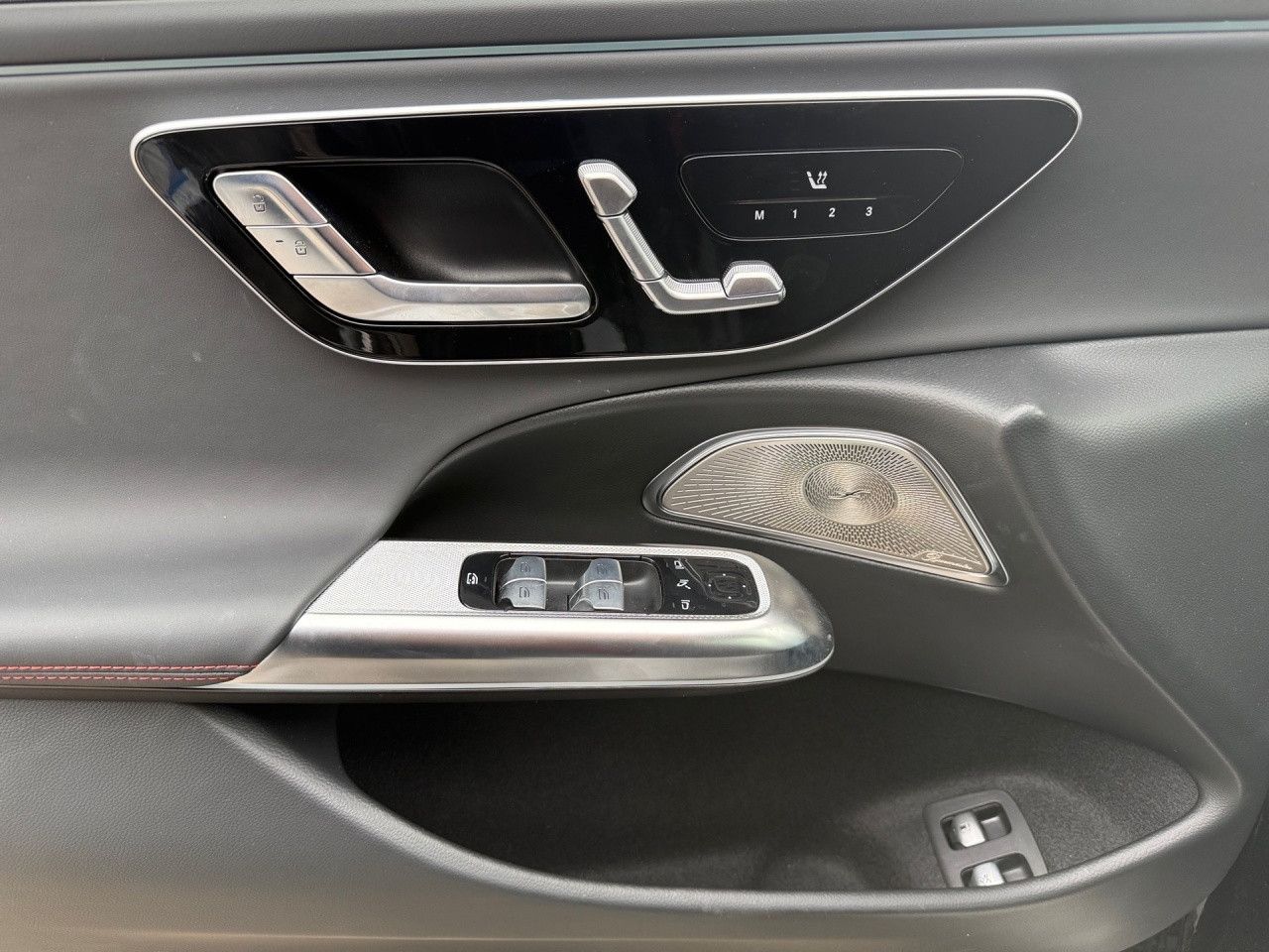 Mercedes-Benz E-Klasse – Bild 12
