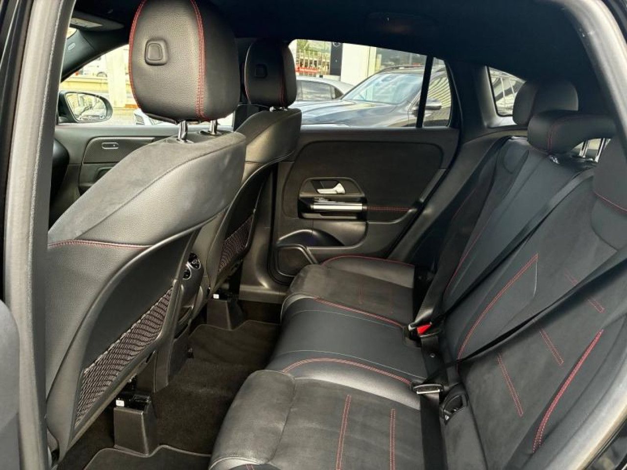 Photo du v&eacute;hicule 9 / 10