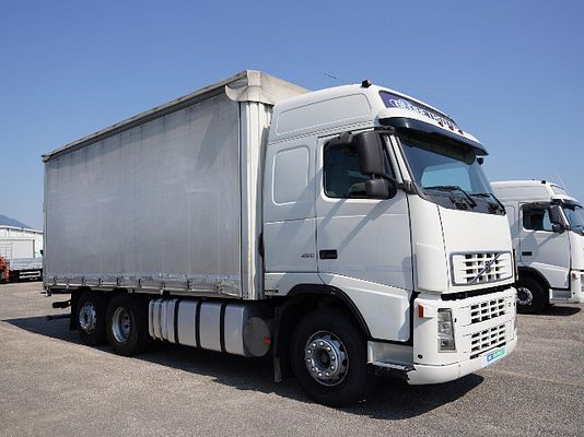 Vehicle image 3 / 16