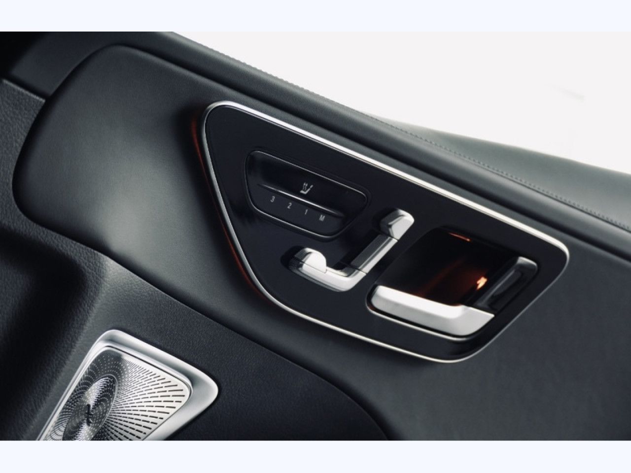 Photo du v&eacute;hicule 16 / 18