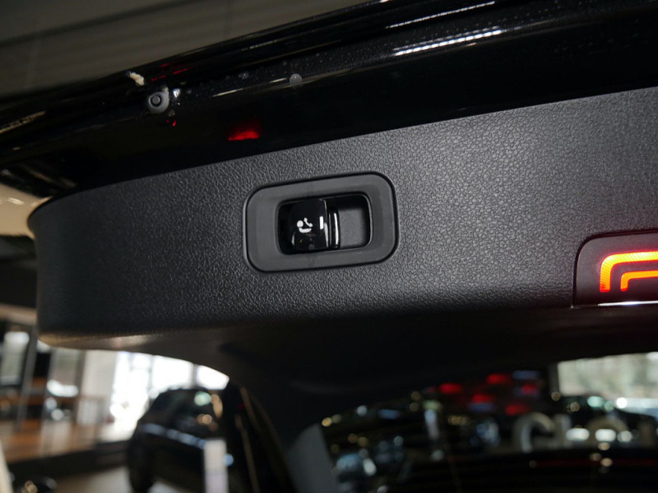 Mercedes-Benz E-Klasse – Bild 12