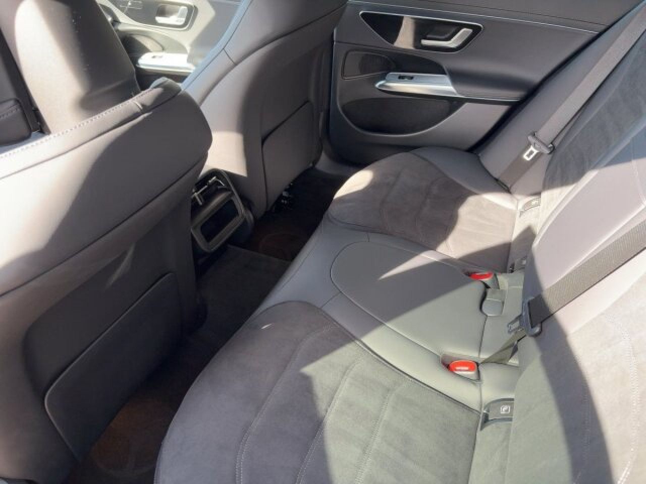 Mercedes-Benz E-Klasse – Bild 11