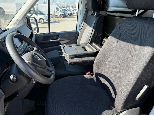 Vehicle image 3 / 19