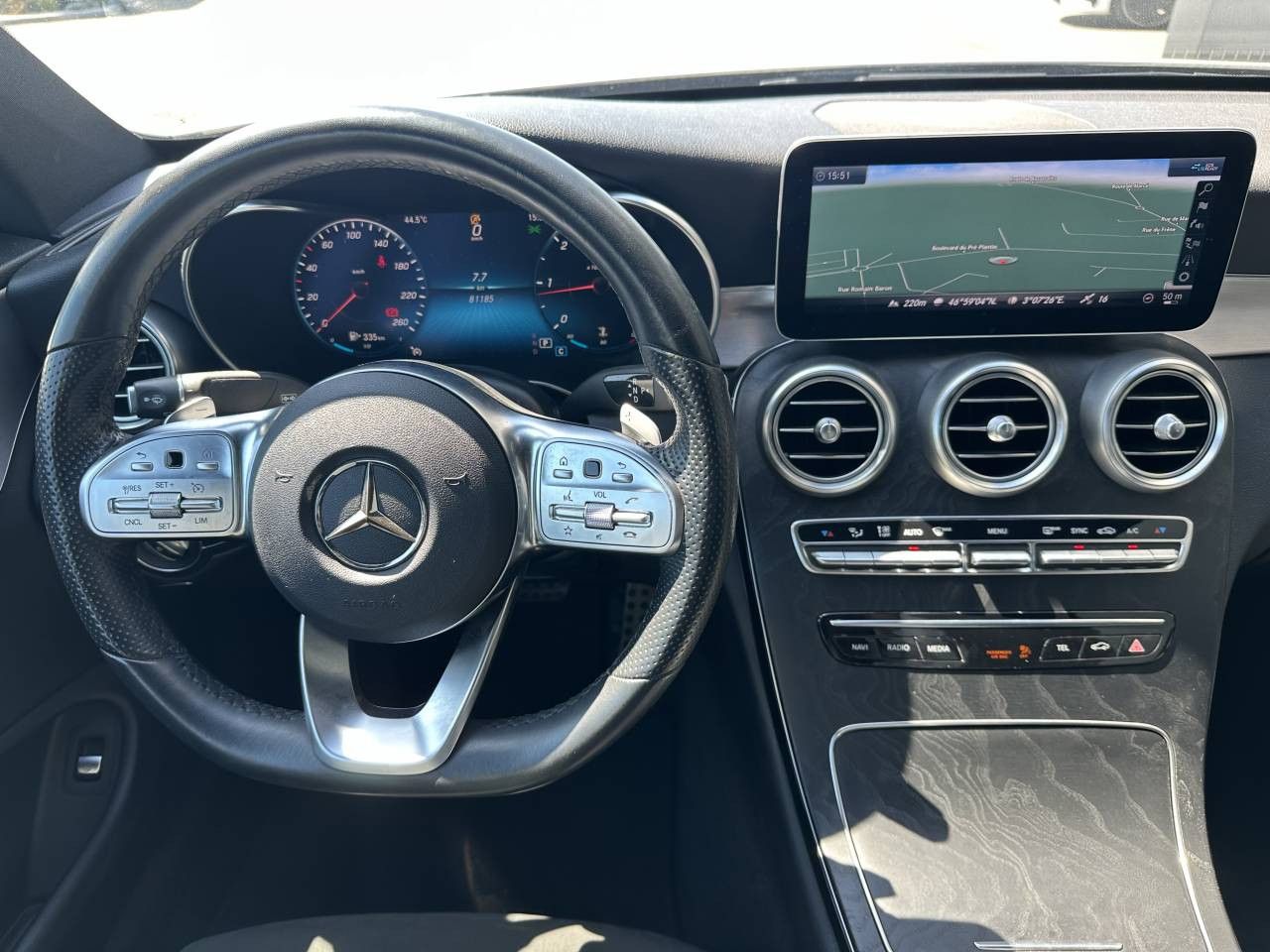 Photo du v&eacute;hicule 13 / 18