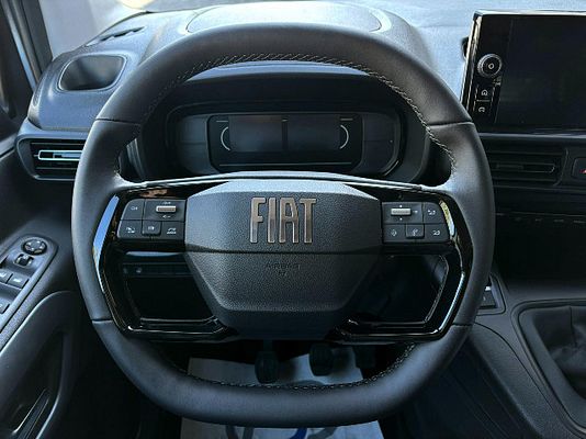 Vehicle image 11 / 15