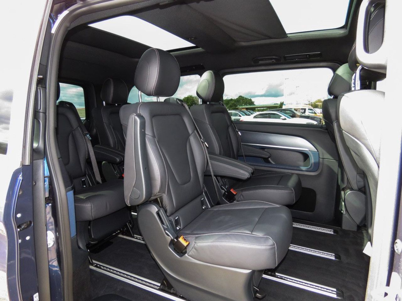 Mercedes-Benz EQV – Bild 13