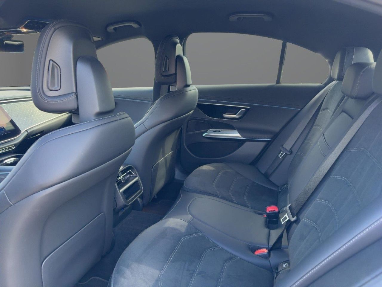 Mercedes-Benz E-Klasse – Bild 7