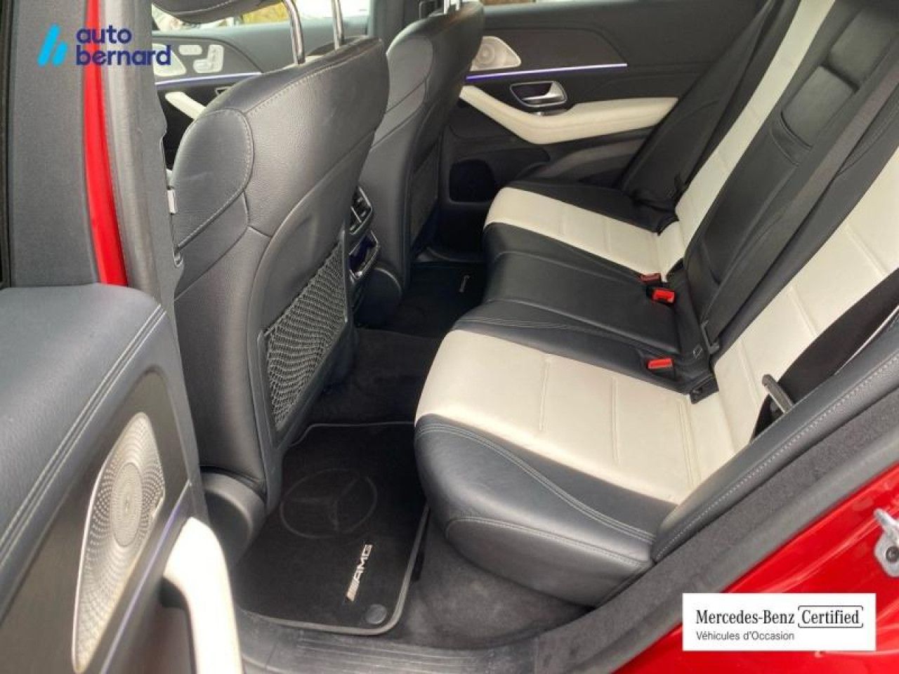 Photo du v&eacute;hicule 10 / 18