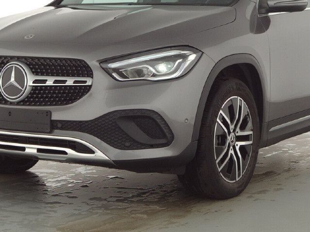 Mercedes-Benz GLA 220