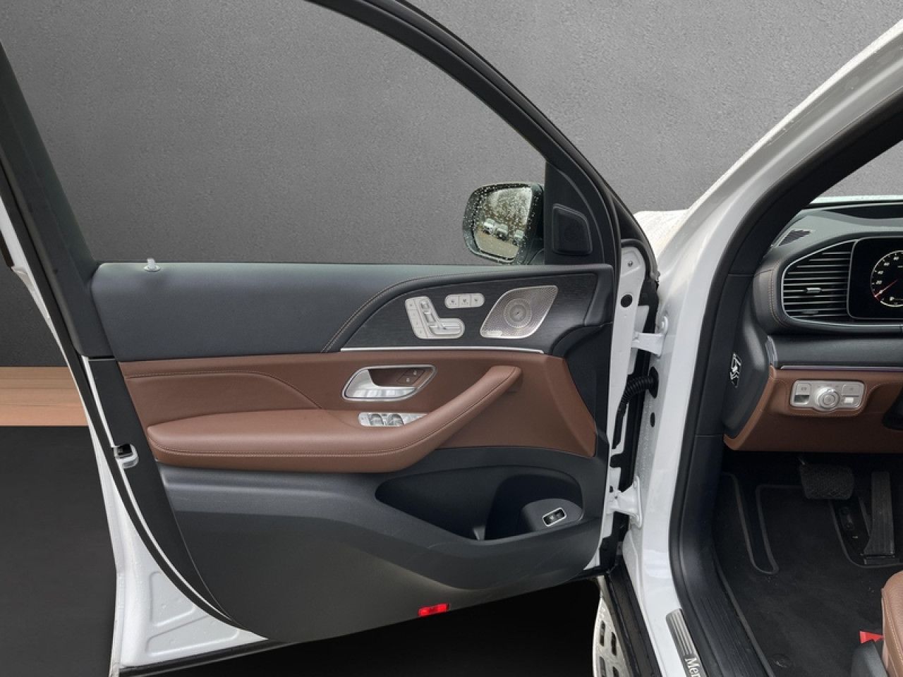 Zdjęcie pojazdu 16 / 18