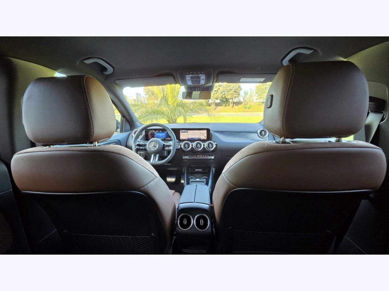 Photo du v&eacute;hicule 9 / 18