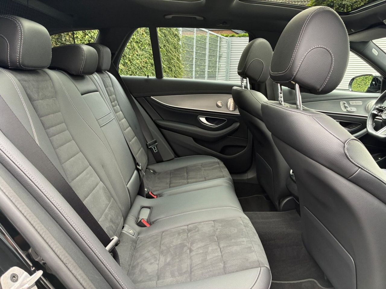 Mercedes-Benz E-Klasse – Bild 25