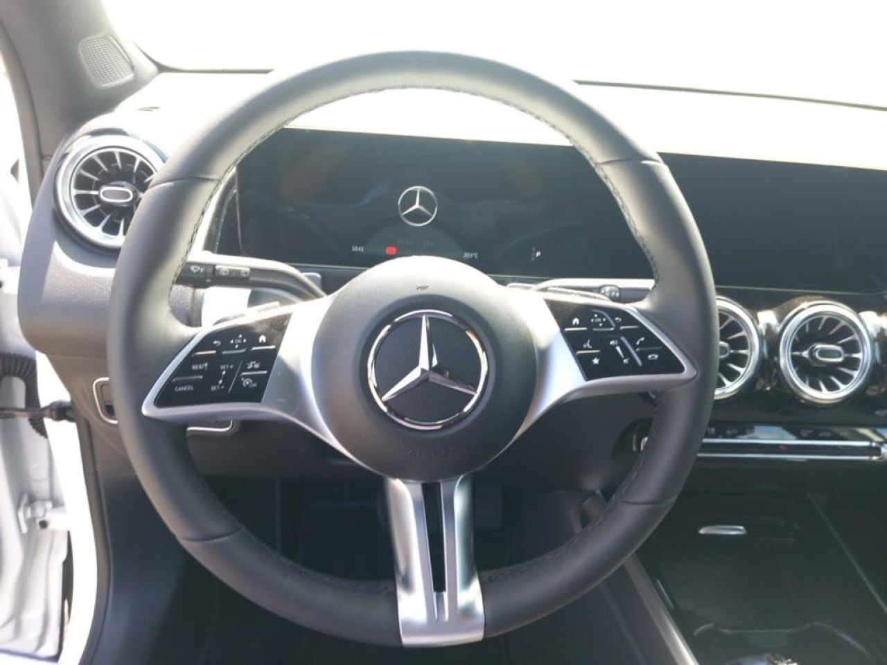 Mercedes-Benz GLB – Bild 12