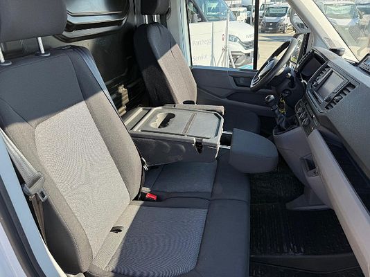Vehicle image 4 / 19