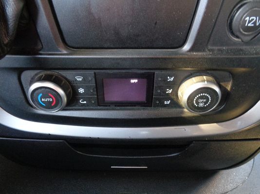 Vehicle image 14 / 15