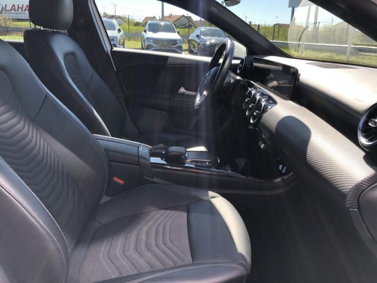 Photo du v&eacute;hicule 13 / 18