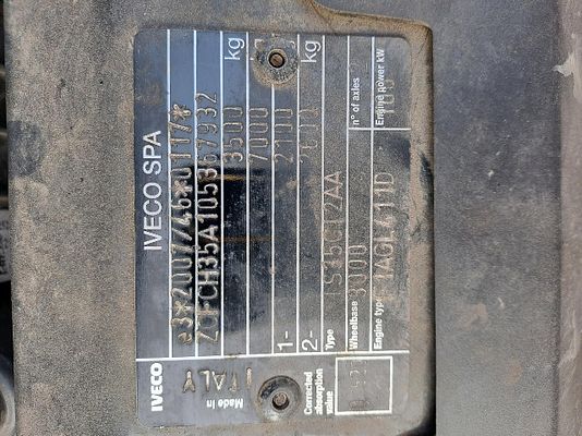 Vehicle image 2 / 9