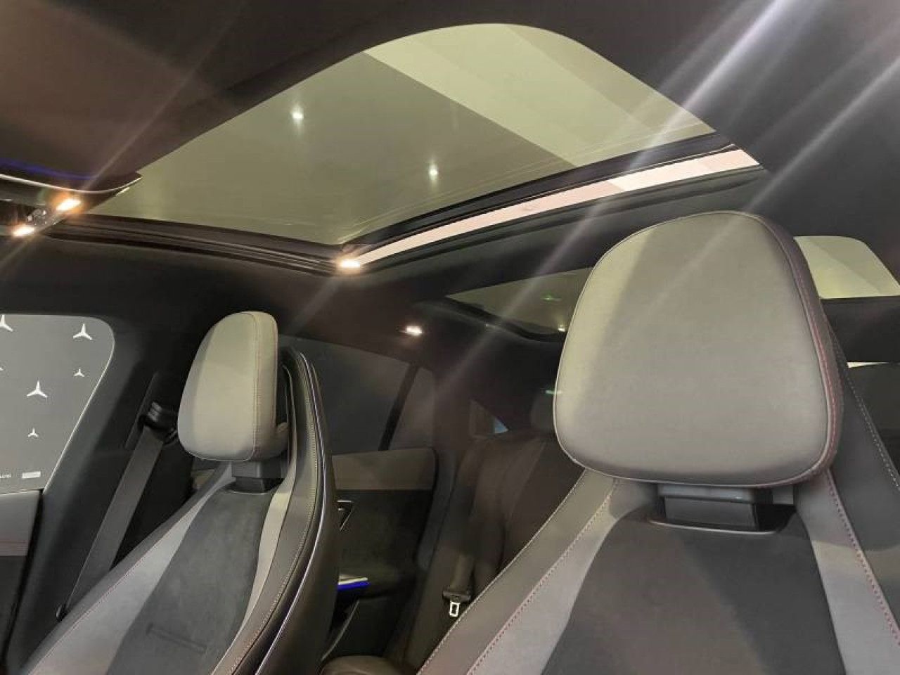 Photo du v&eacute;hicule 17 / 18