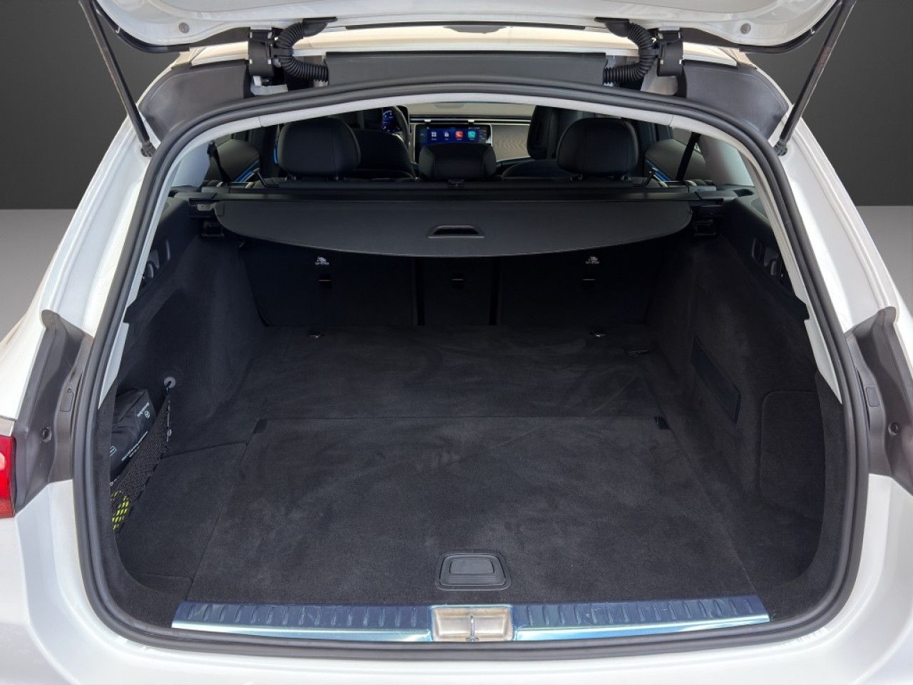 Mercedes-Benz E-Klasse – Bild 11