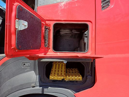Vehicle image 5 / 14