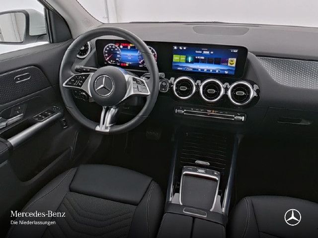 Mercedes-Benz GLA 220