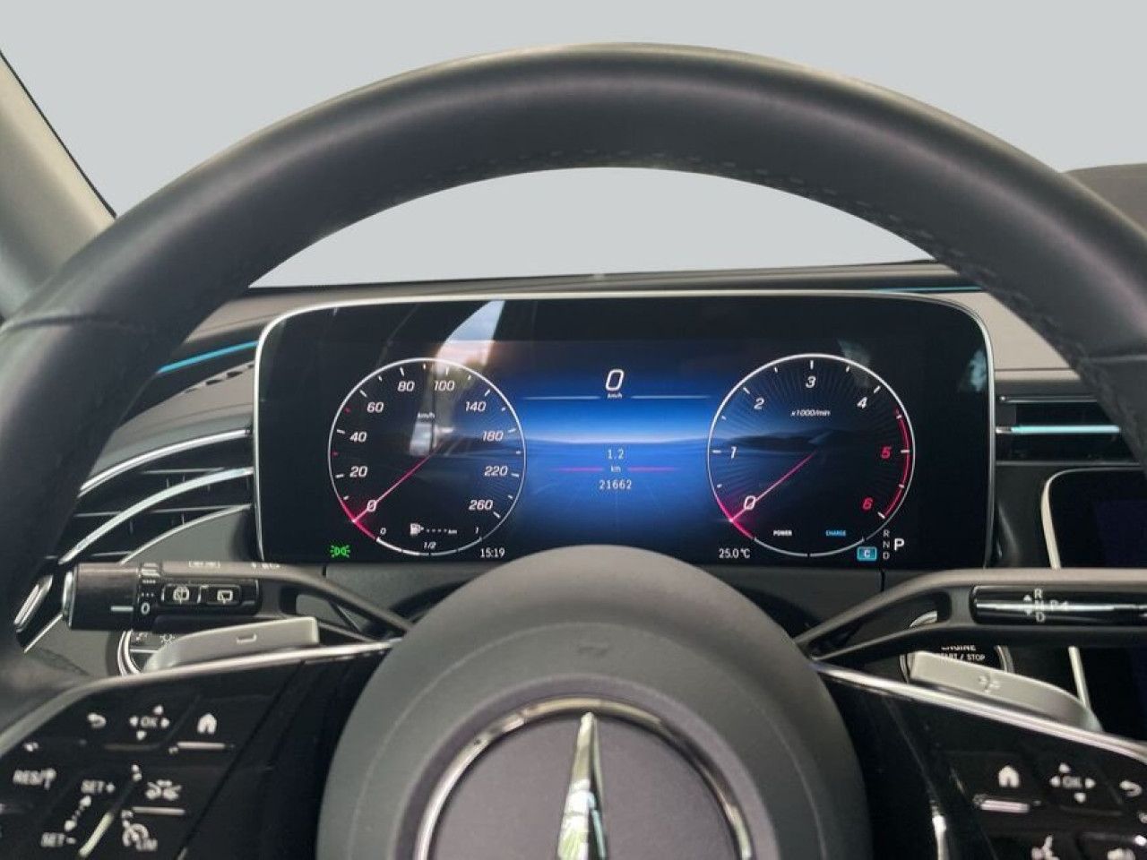 Mercedes-Benz E-Klasse – Bild 17
