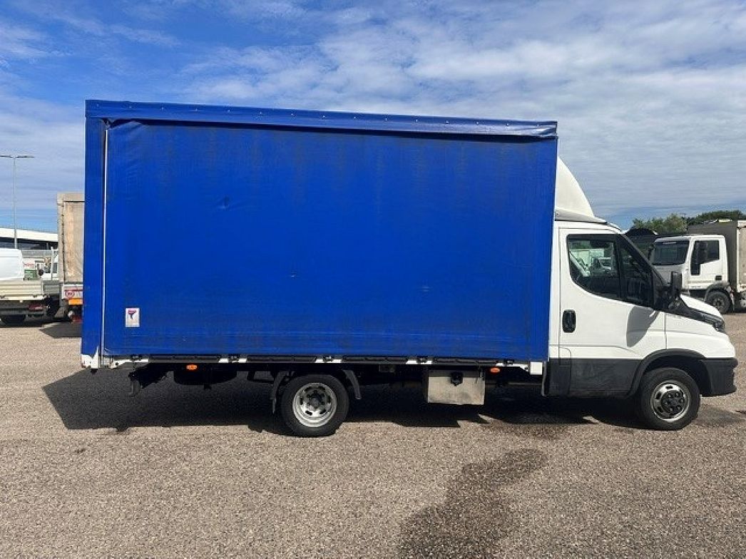 IVECO | 35C18