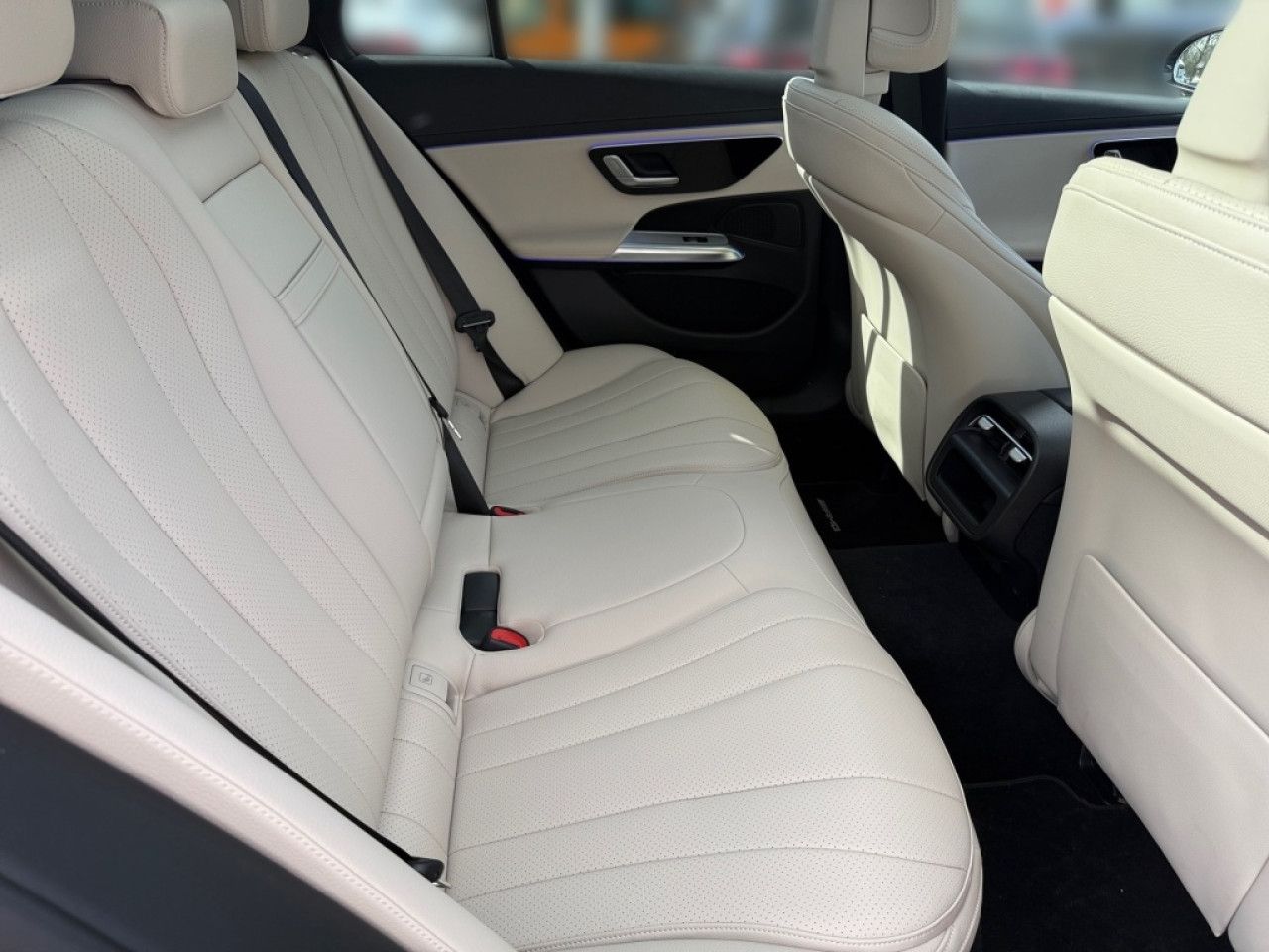 Mercedes-Benz E-Klasse – Bild 12