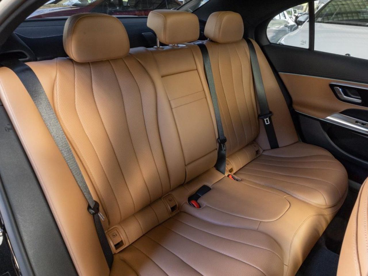 Mercedes-Benz E-Klasse – Bild 4