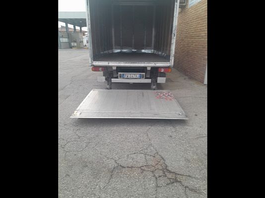 Vehicle image 15 / 16