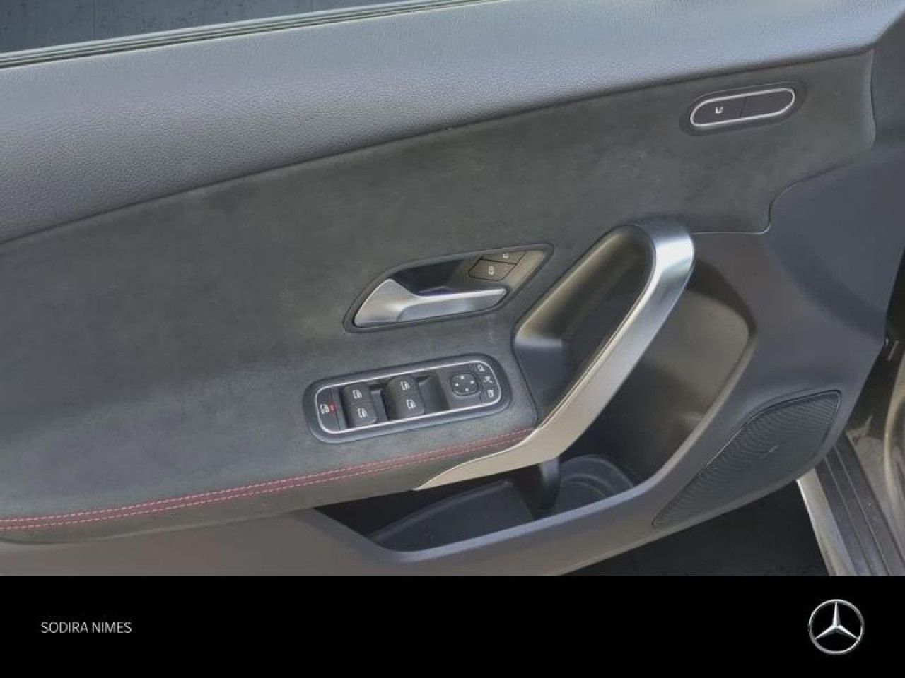 Photo du v&eacute;hicule 12 / 18