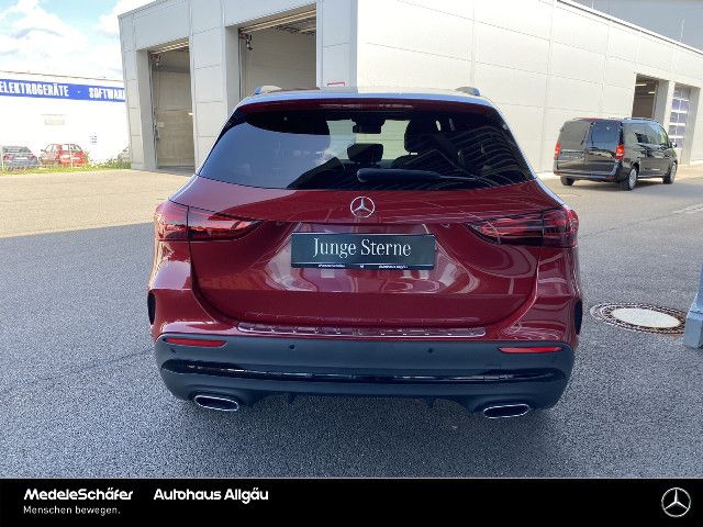 Mercedes-Benz GLA 220