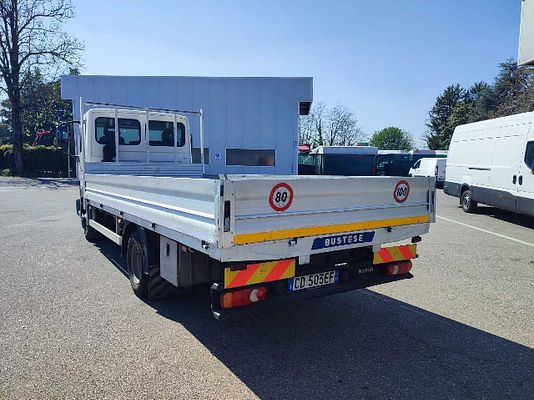 Vehicle image 6 / 10