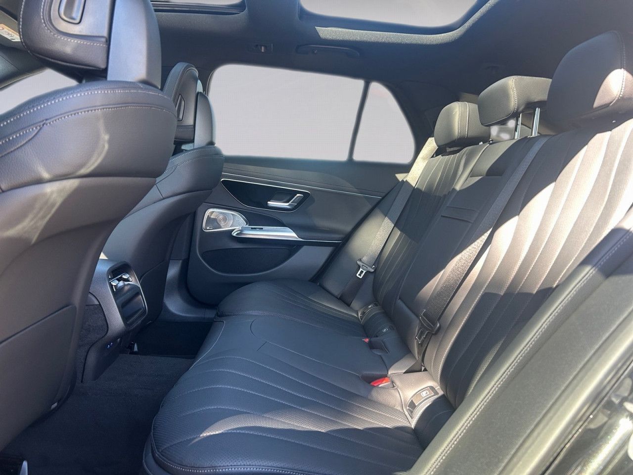 Mercedes-Benz E-Klasse – Bild 15