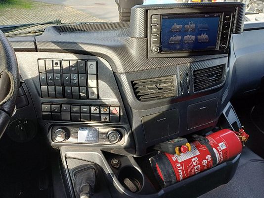 Vehicle image 7 / 11