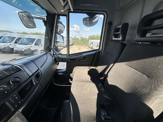 Vehicle image 14 / 14