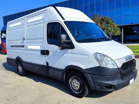 Vehicle image 2 / 11