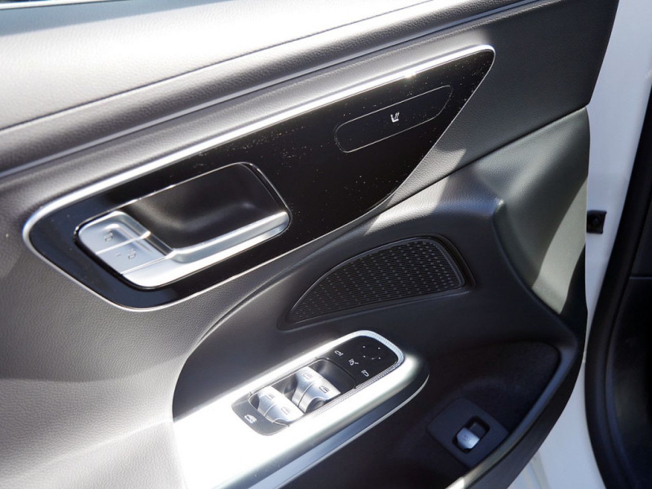 Mercedes-Benz E-Klasse – Bild 14