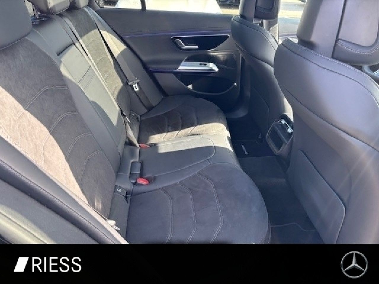 Mercedes-Benz E-Klasse – Bild 10