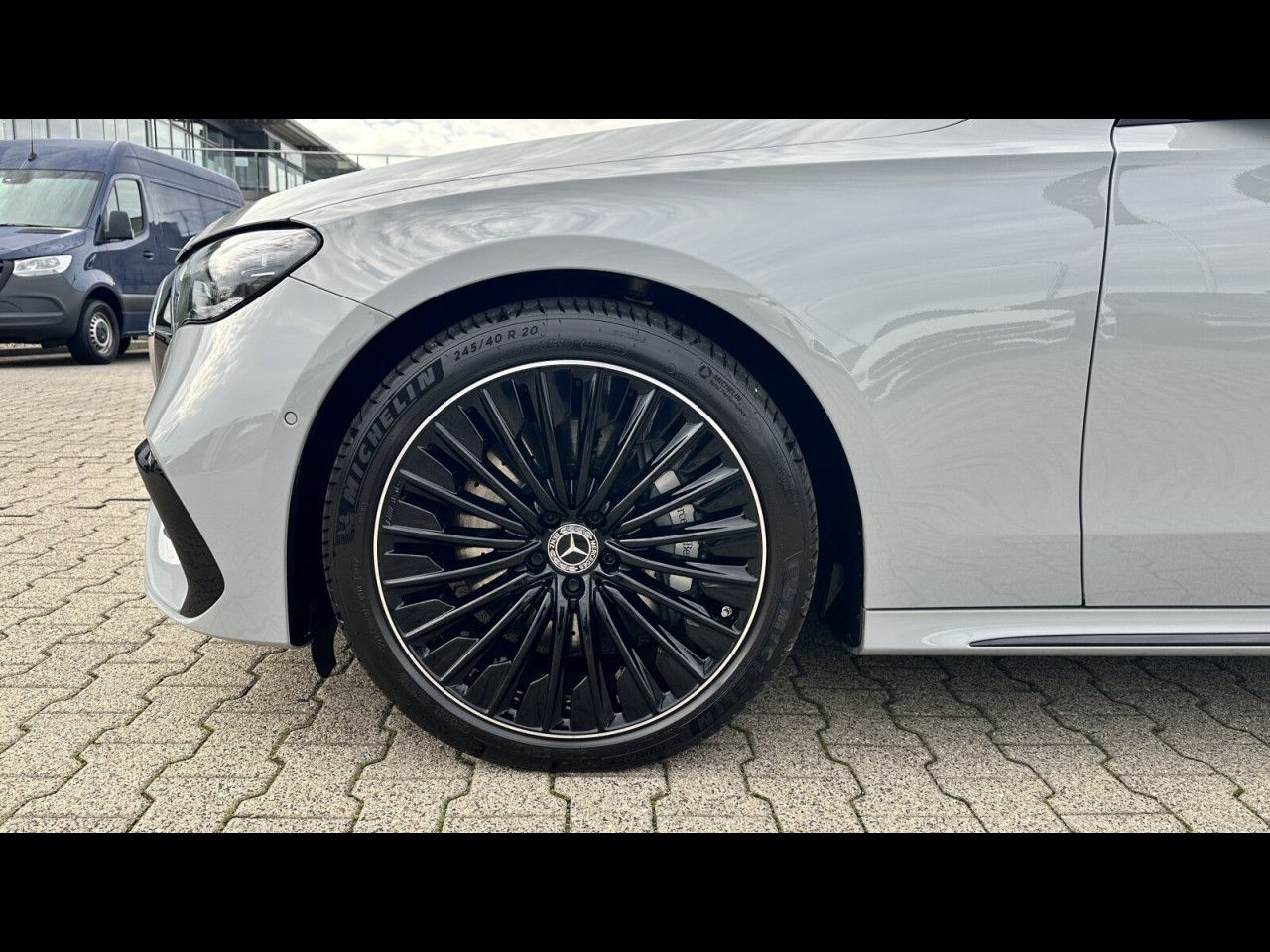 Mercedes-Benz E-Klasse – Bild 10