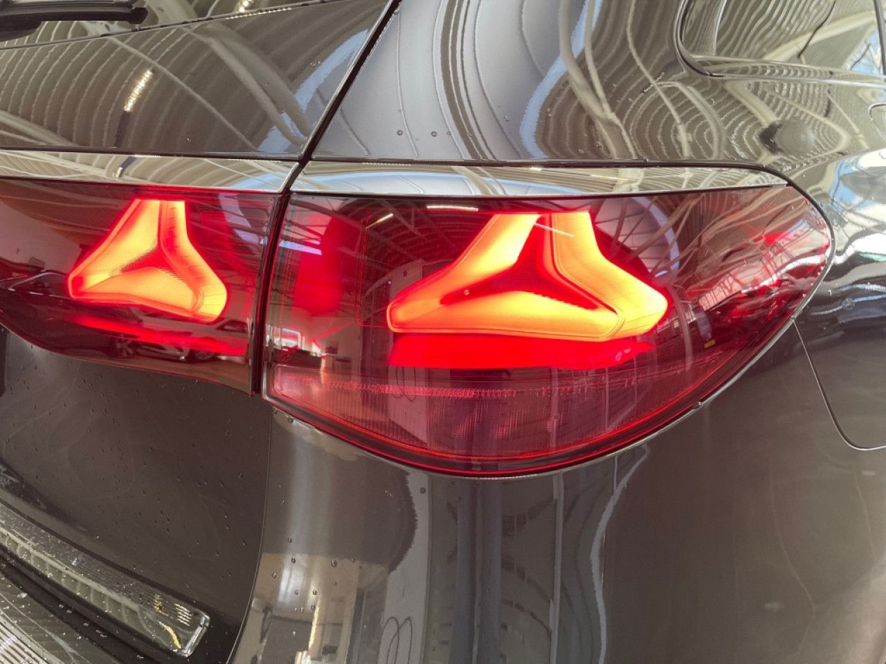 Mercedes-Benz E-Klasse – Bild 10