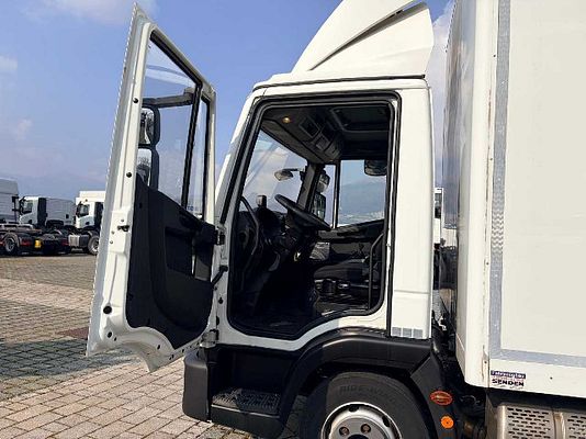 Vehicle image 7 / 11
