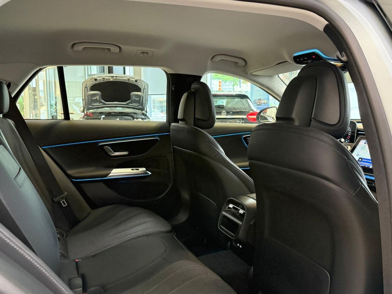 Mercedes-Benz E-Klasse – Bild 18