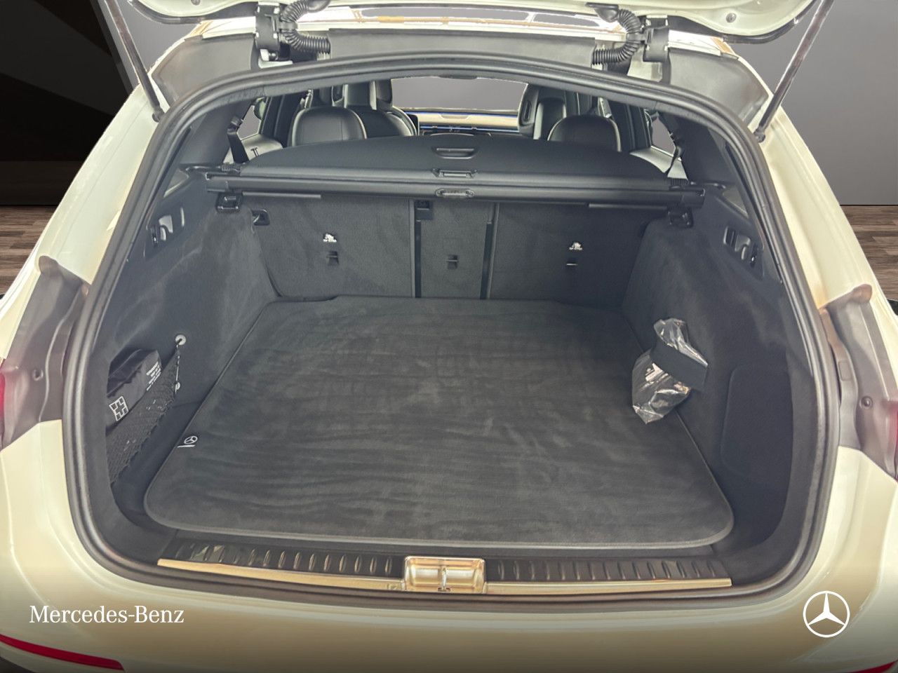 Mercedes-Benz E-Klasse – Bild 15