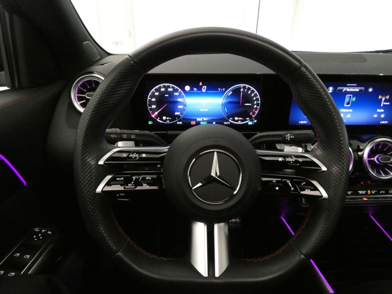 Photo du v&eacute;hicule 16 / 18