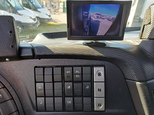 Vehicle image 13 / 13