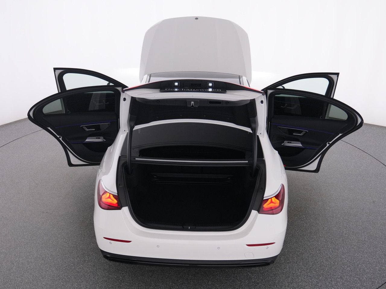 Mercedes-Benz E-Klasse – Bild 13