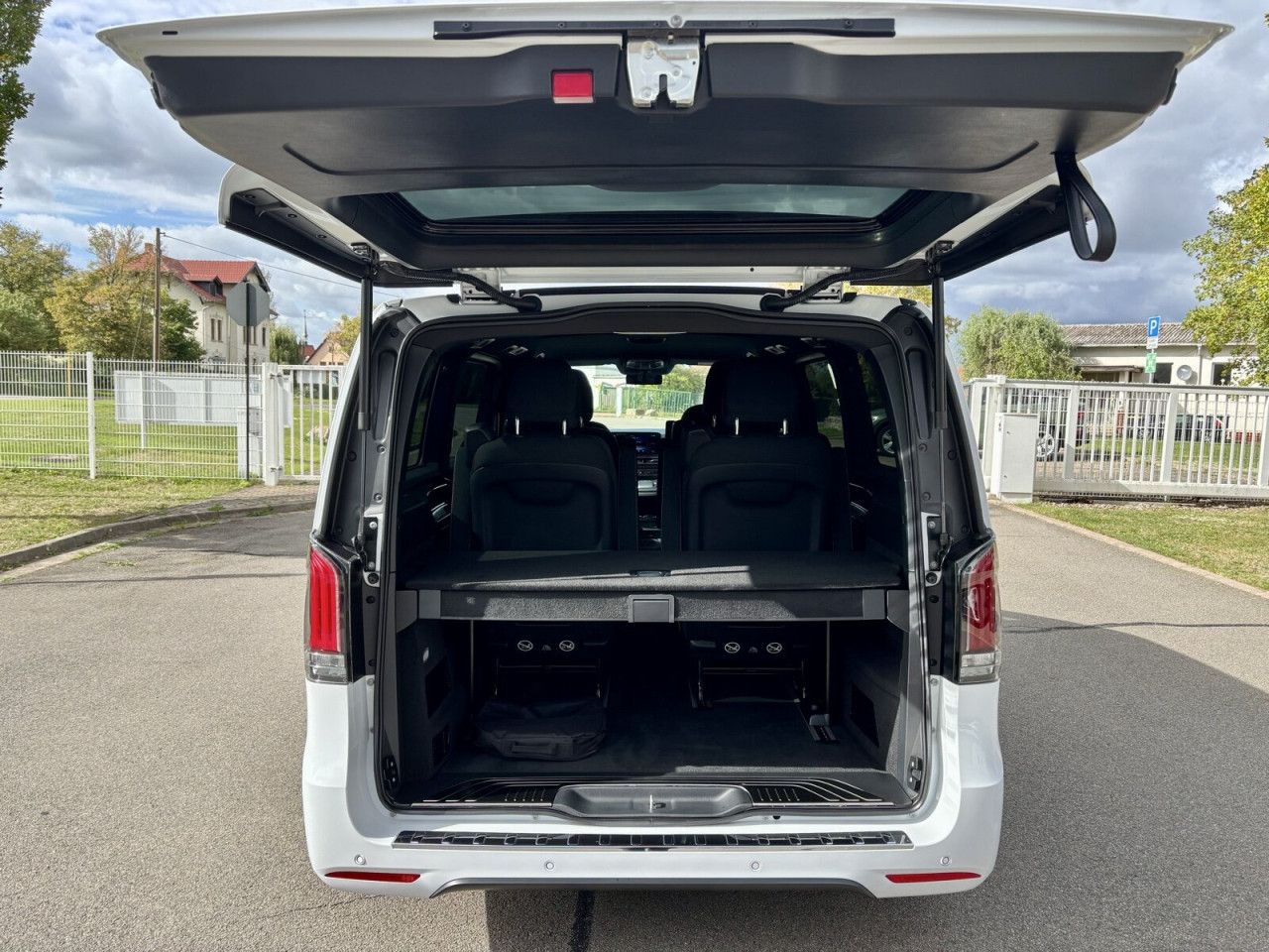 Mercedes-Benz EQV – Bild 9